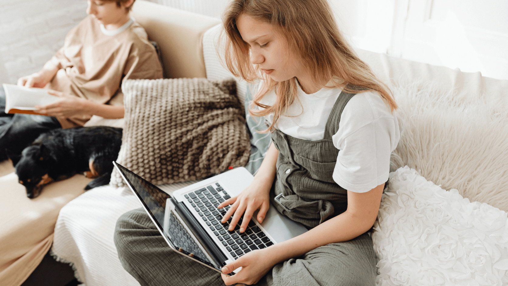 Student receiving targeted personalised school updates via MySchool at home